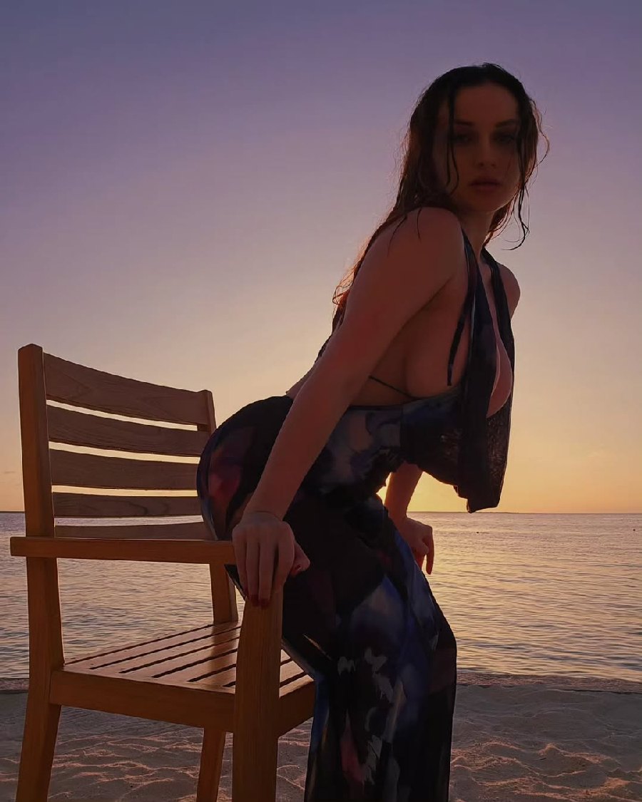 Sexy girl Miranda Faith nude in Hubli