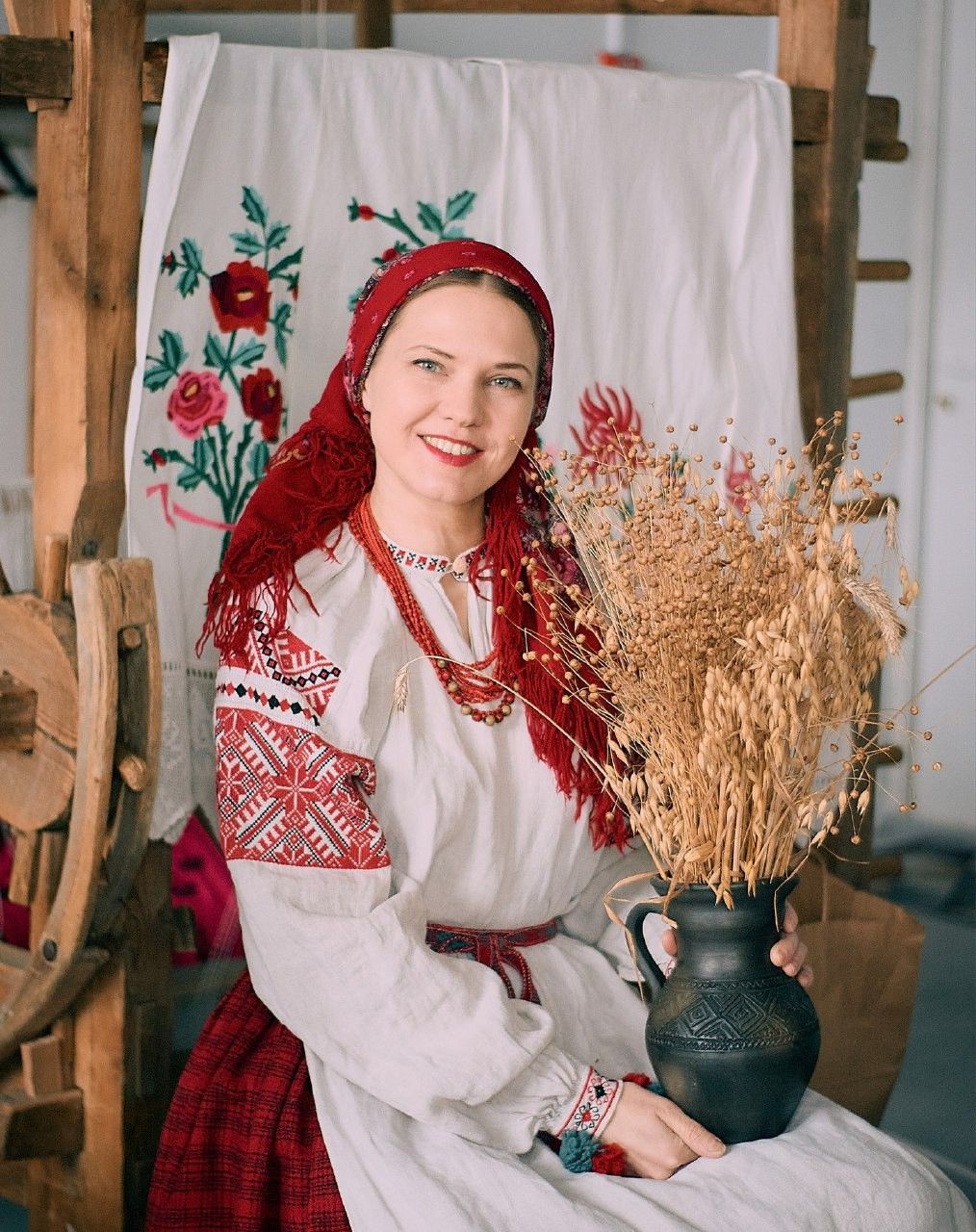 Women in Slavic costumes in Hubli