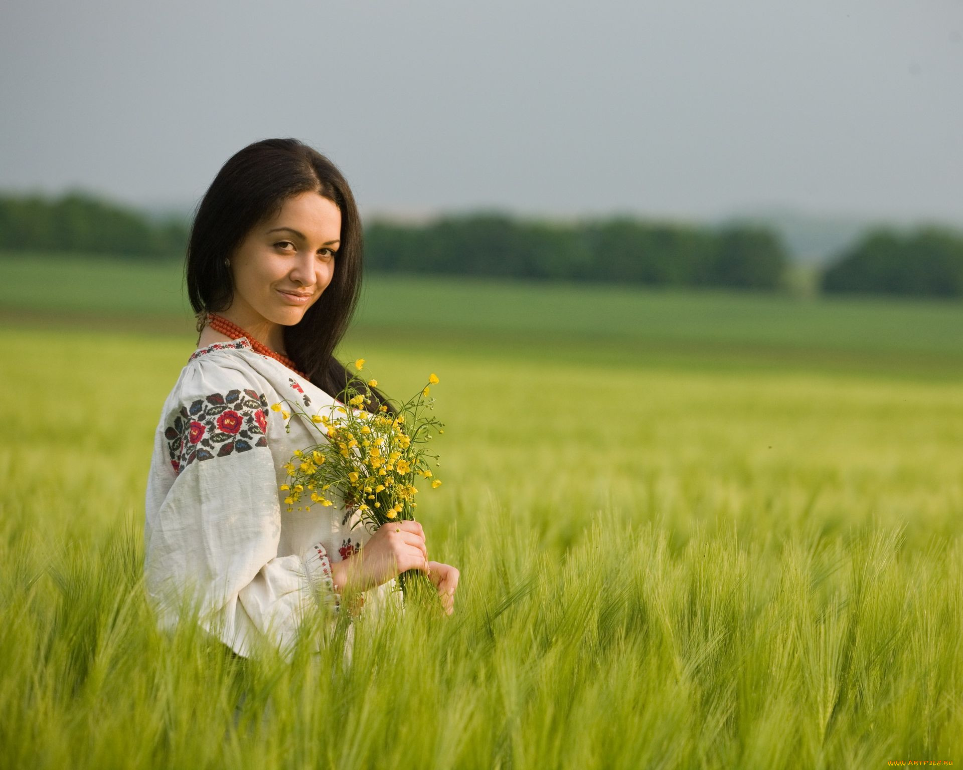 Women in Slavic costumes in Hubli