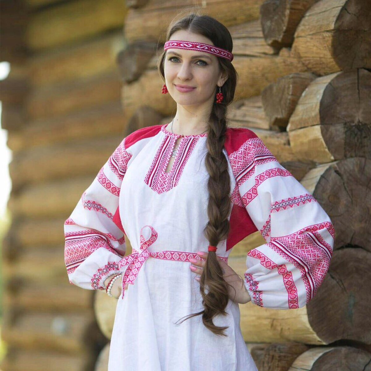Girls in Slavic costumes in Hubli