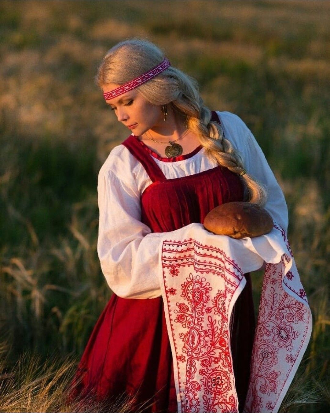 Girls in Slavic costumes in Hubli