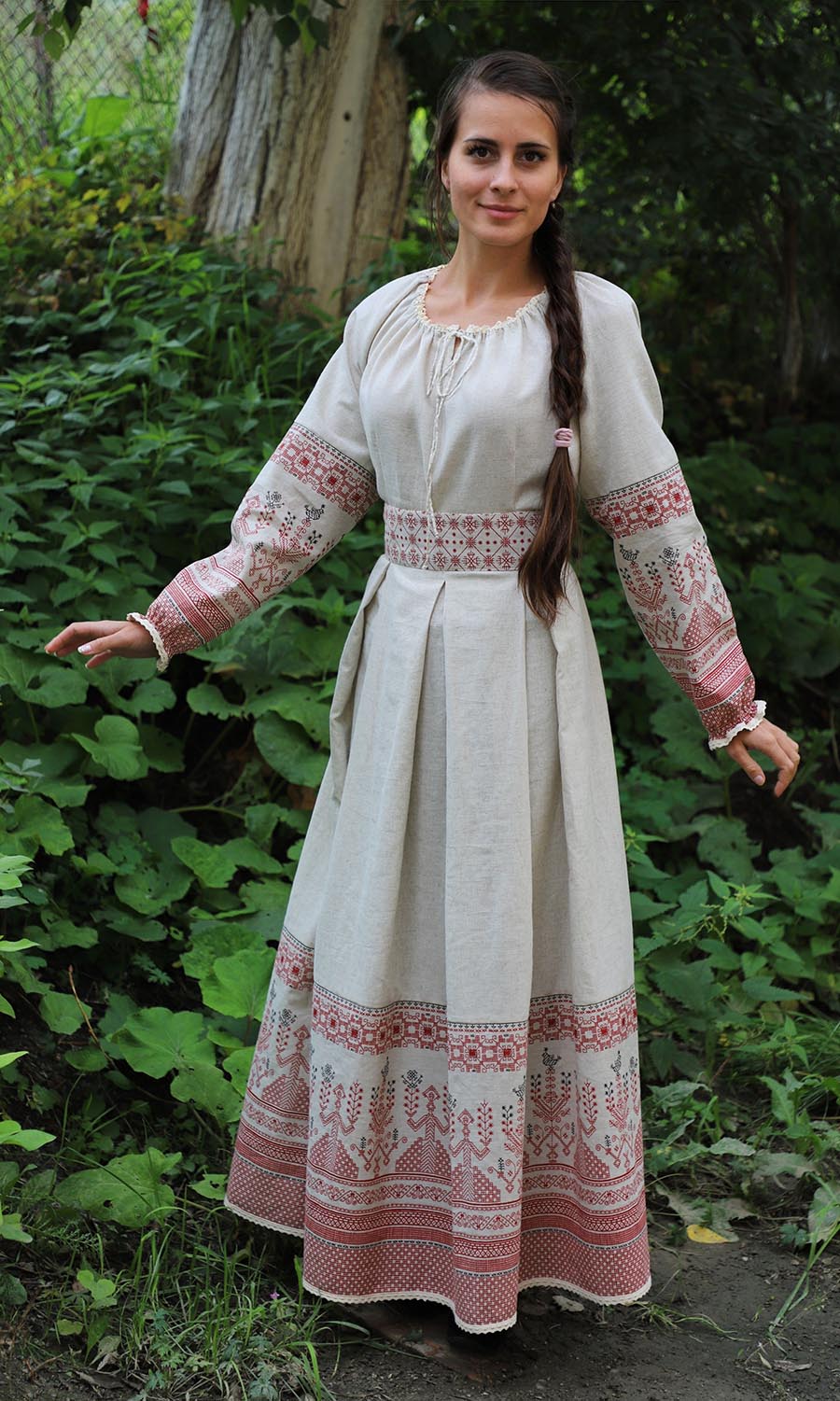Girls in Slavic costumes in Hubli