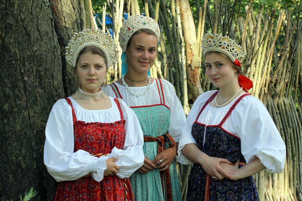 Sexy model Girls in Slavic costumes in Hubli