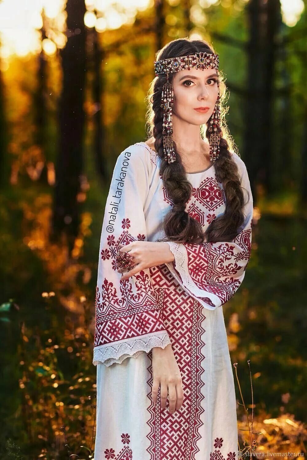 Girls in Slavic costumes in Hubli